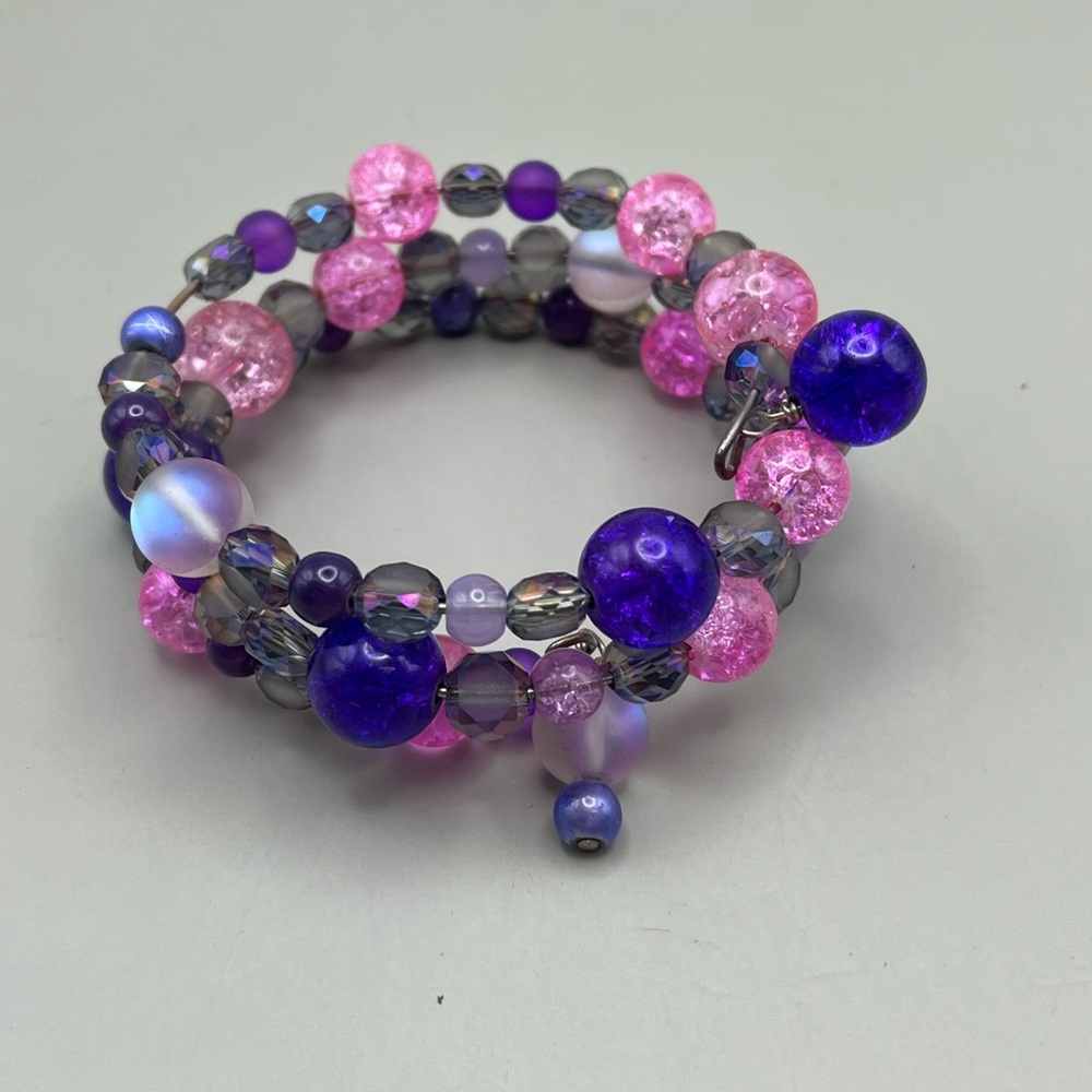 Elegant Pink and Purple Beaded Bracelet - Picture 2 of 2